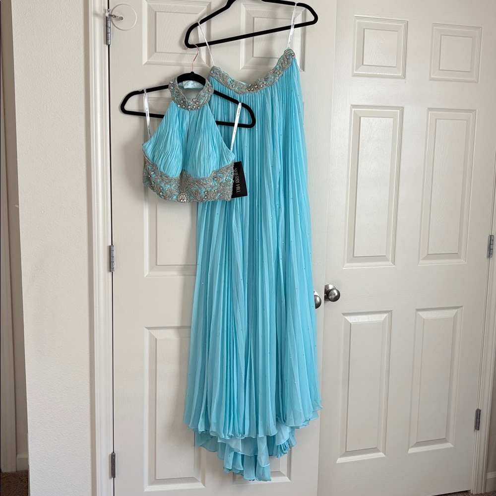 Two-Piece Crop Halter Prom Dress Princess Jasmine Vibes Size 4